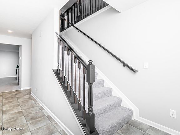 4th image of 185 Sanctuary Dr