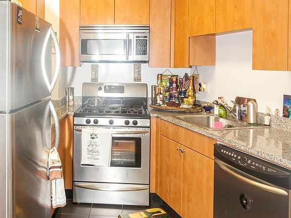 4th image of 4720 Center Blvd APT 712