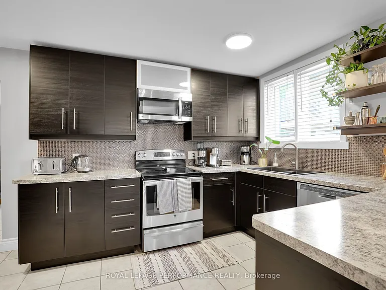 165 Laval St #165 — Photo 10