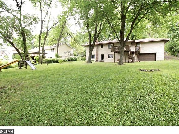 4th image of 736 N Oak Dr