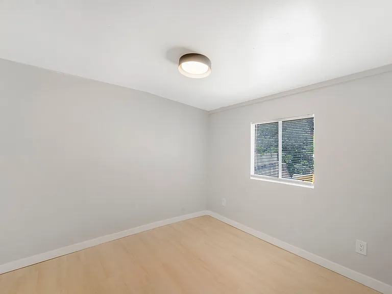 3290 Logan Ave #3290 — Photo 11