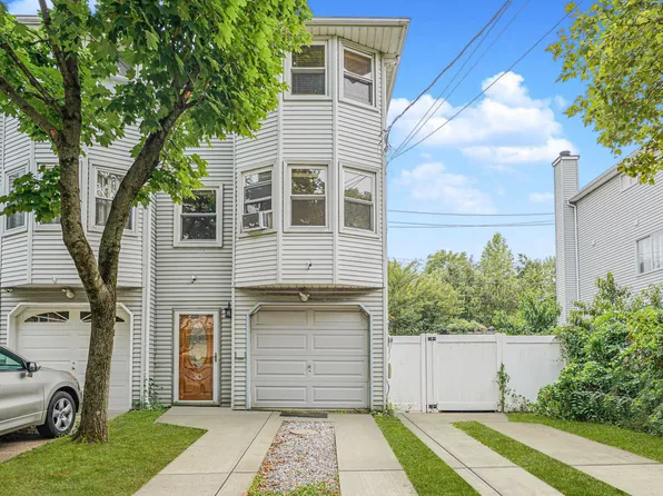 30 Oceanic Avenue image 1 of 25