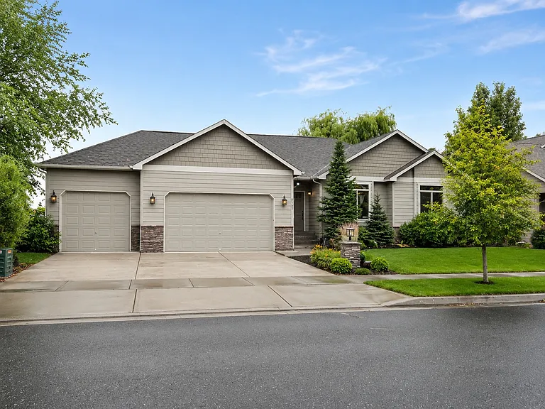 2707 W Graves Rd — Photo 2