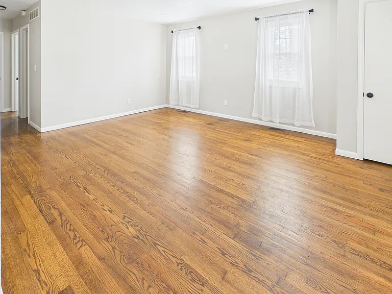 500 Hancock St — Photo 4