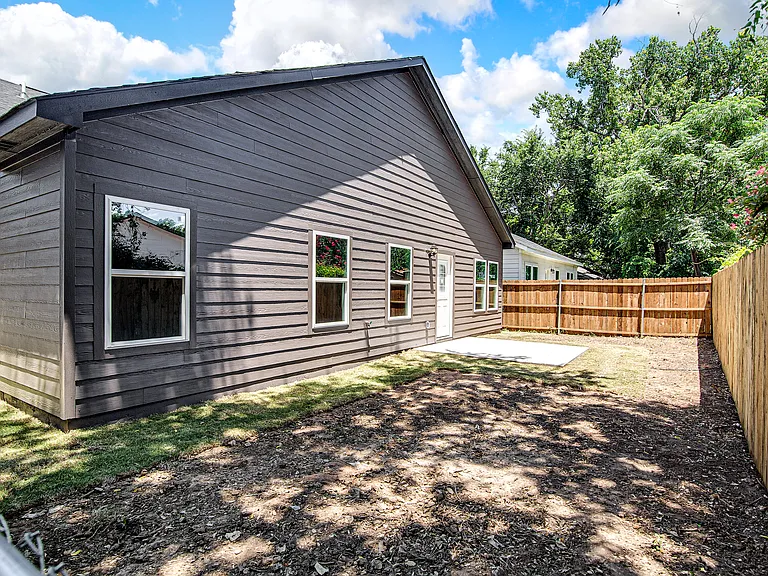 2511 Birdell St — Photo 21