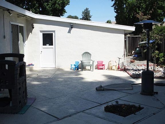 4th image of 1120 Northumberland Dr