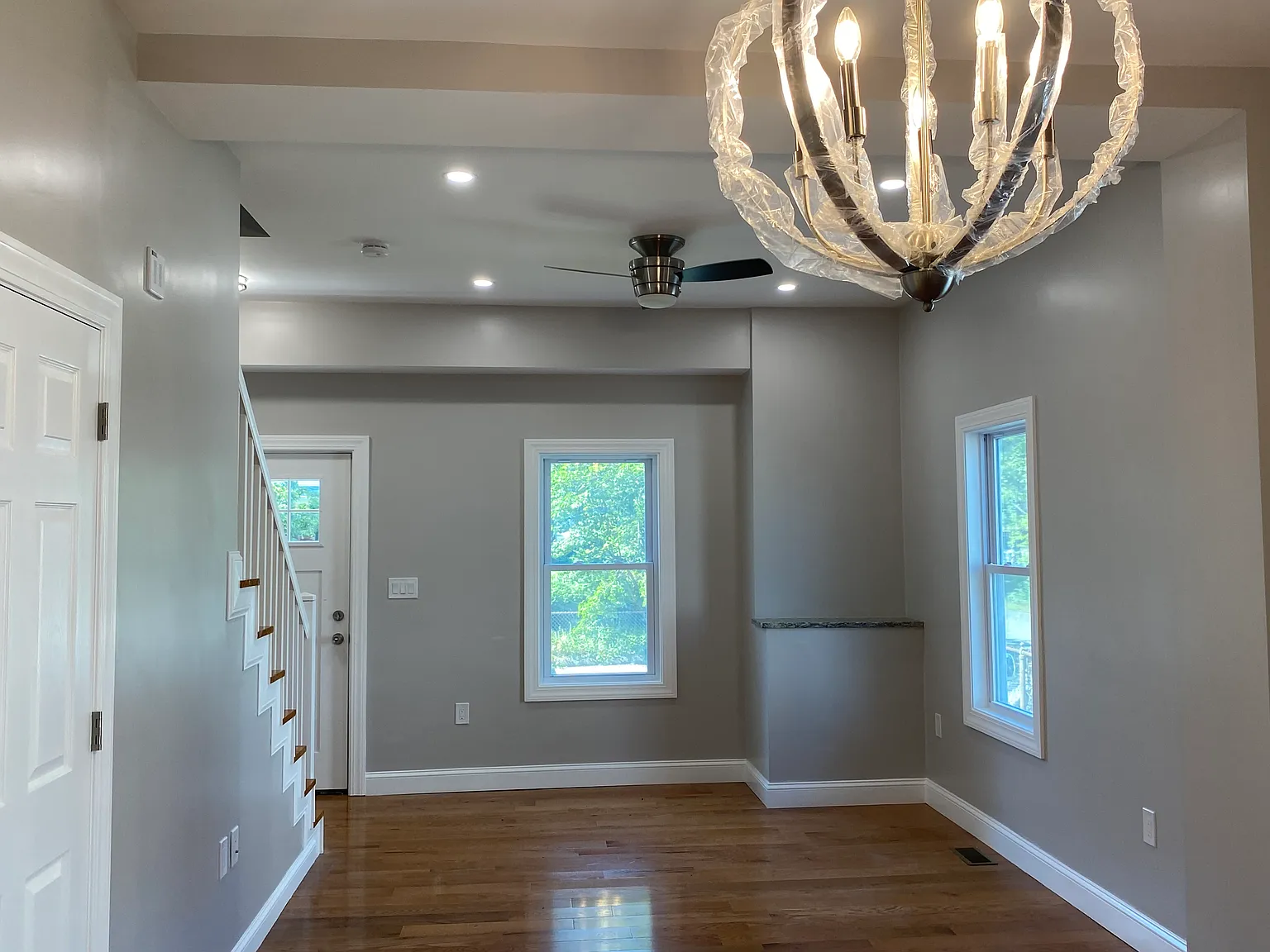 3 bed, 1.5 bath, 1000 sqft, $3,700 — Photo 4
