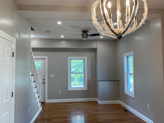 4th image of 36 Chester Ave #1