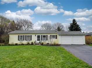 35 Chadwick Dr, Rochester, NY 14618