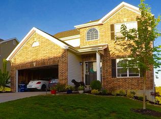 6776 Eagles View Dr, Pacific, MO 63069