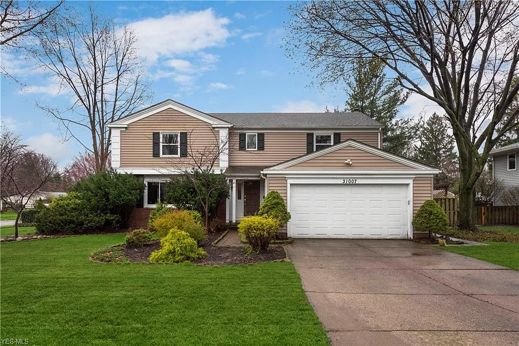 31007 Clarewood Dr photo 1