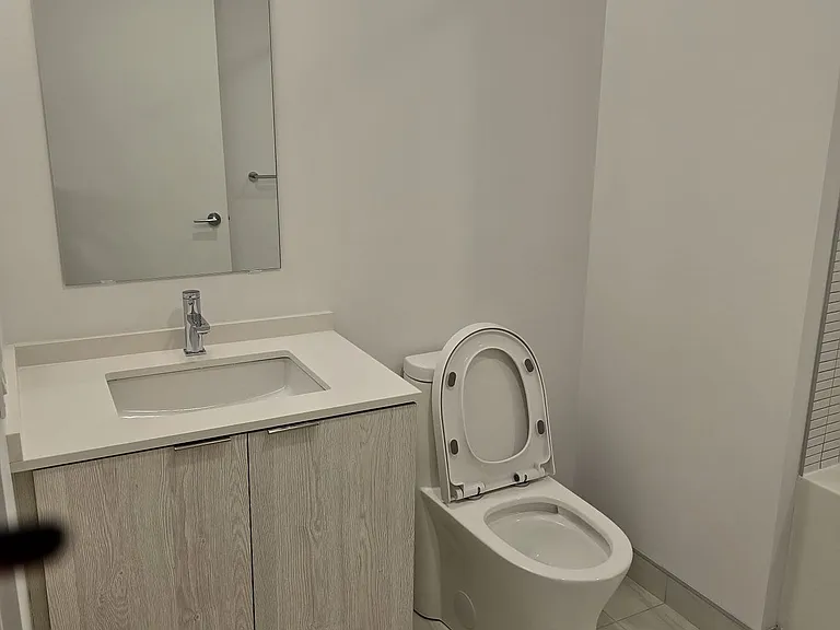 1 Jarvis St #1018 — Photo 10