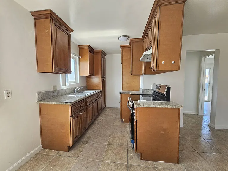 15646 Amar Rd #P — Photo 8
