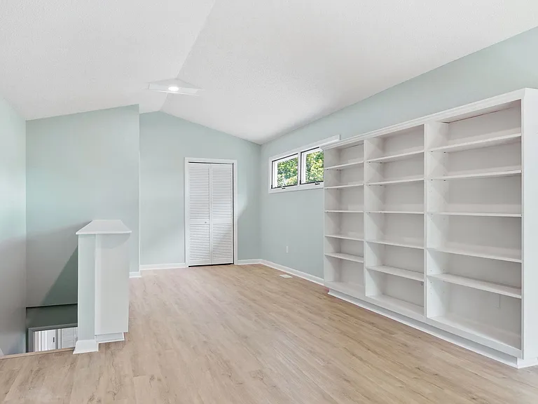 304 Lord Granville Dr — Photo 22