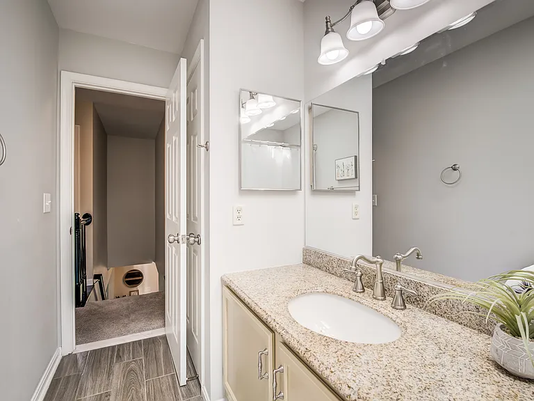 15744 Beau Ridge Dr — Photo 35
