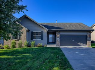 16817 Pierce St, Omaha, NE 68130