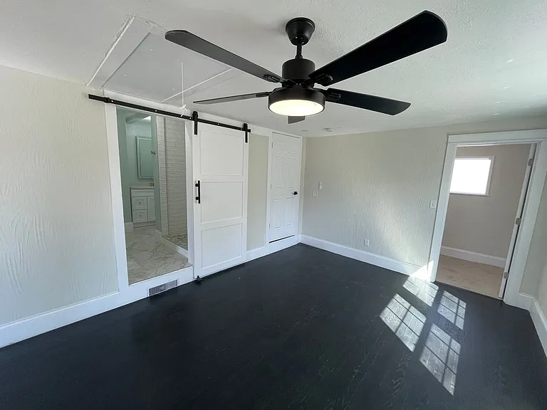 428 W Broadmoor St — Photo 21