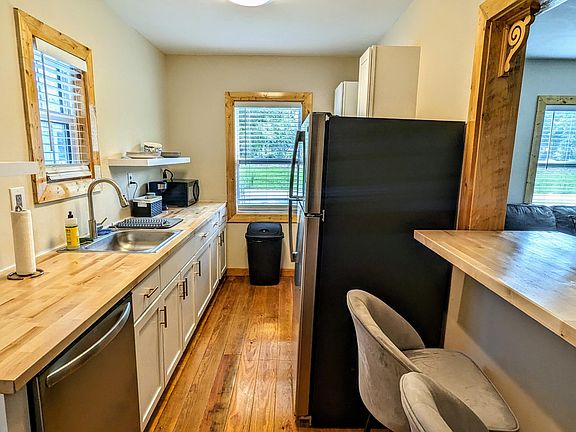 5th image of 4904 Gaynor Ave