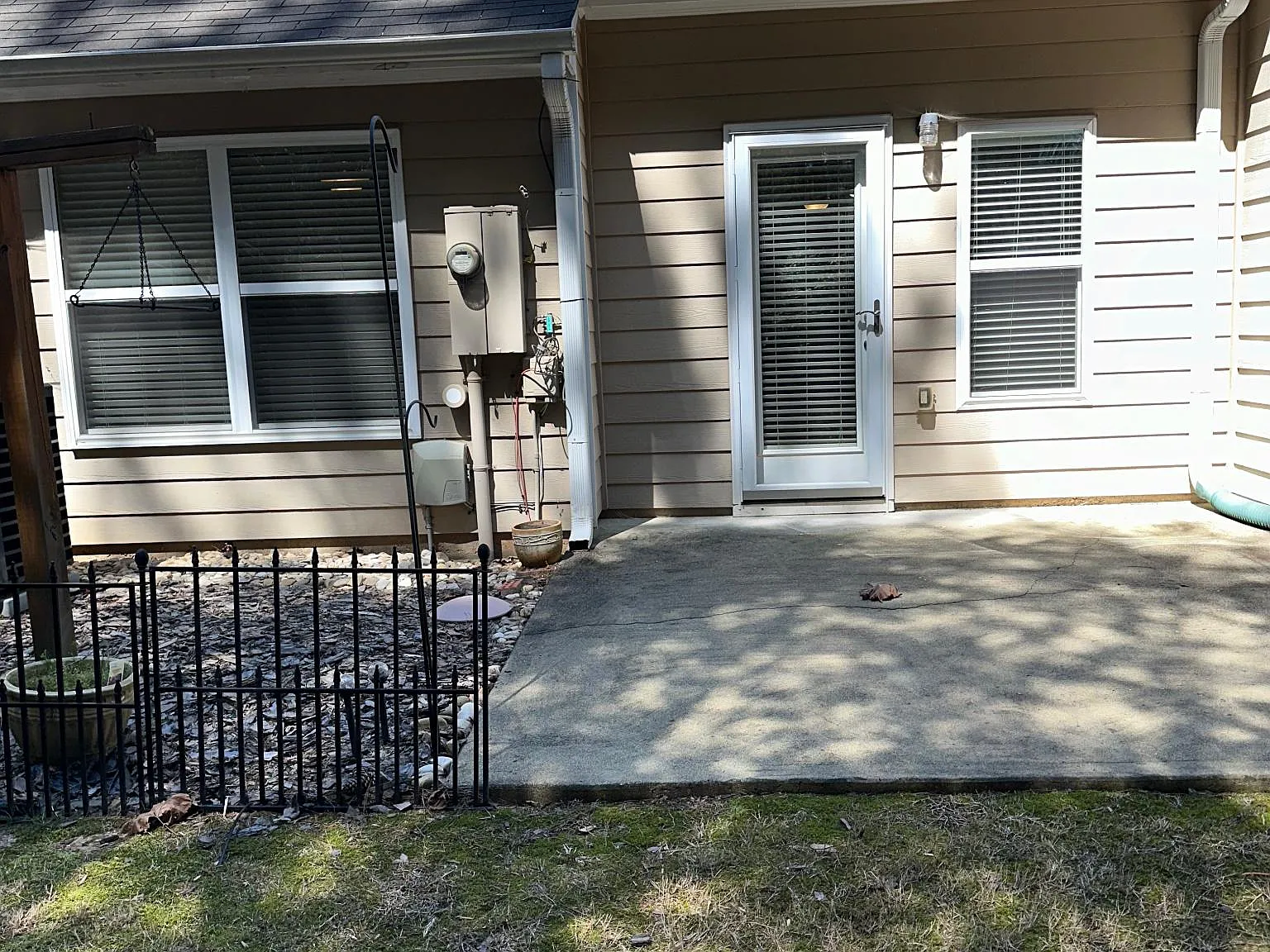 451 Colonial Walk — Photo 2