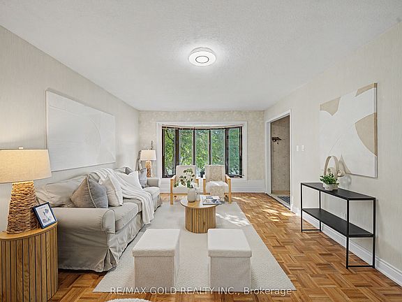 3rd image of 52 Madoc Dr