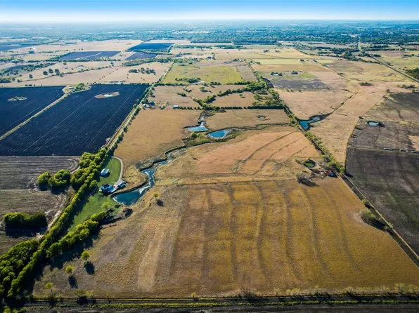 2972 County Road 4826, Wolfe City, TX 75496