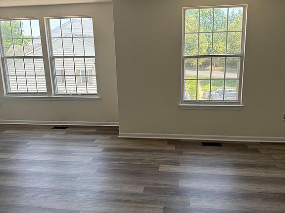 3rd image of 589 Boysenberry Ln