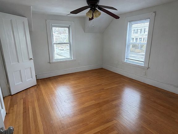 4th image of 178 Maple St #2