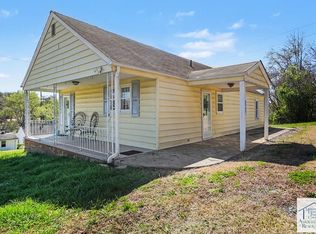 121 1/2 Overland Dr, Martinsville, VA
