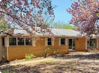 52 Big Cove Rd, Candler, NC 28715