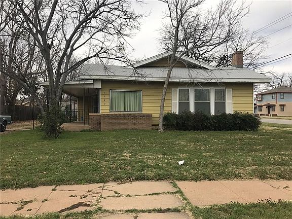 2nd image of 1142 Hickory St