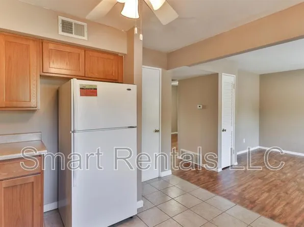 471 S Holmes Ave APT B, Saint Louis, MO 63122