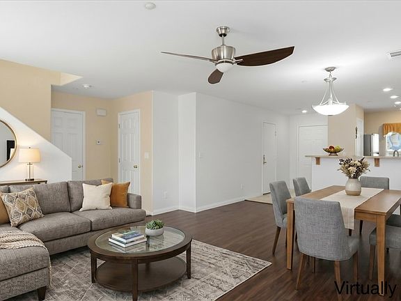 2nd image of 1172 Gecko Rd