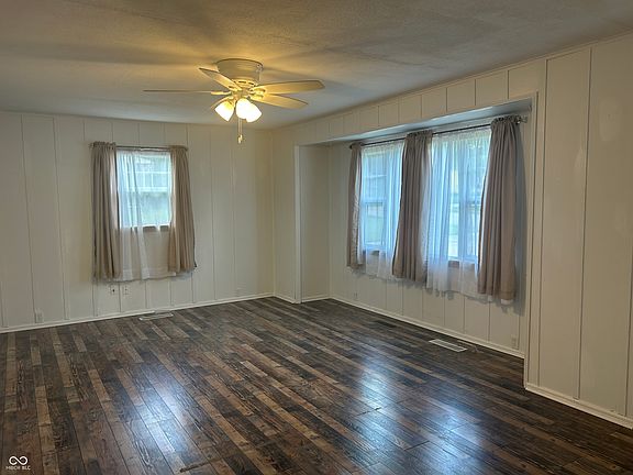 2nd image of 515 S Broadway St
