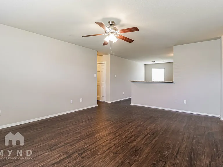 934 Pinehurst Loop — Photo 7