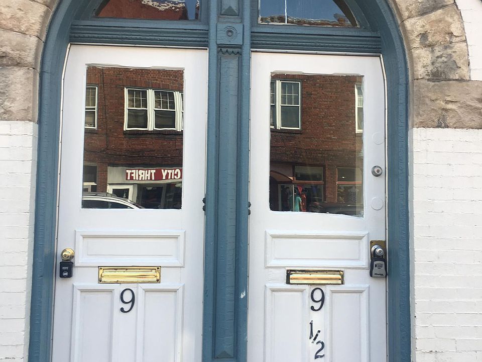 1st image of 9 W Franklin St