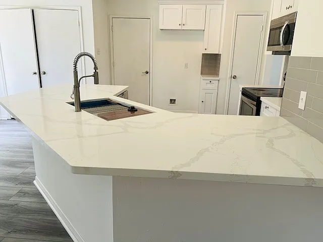 4 bed, 2.5 bath, 2363 sqft, $2,210 — Photo 1