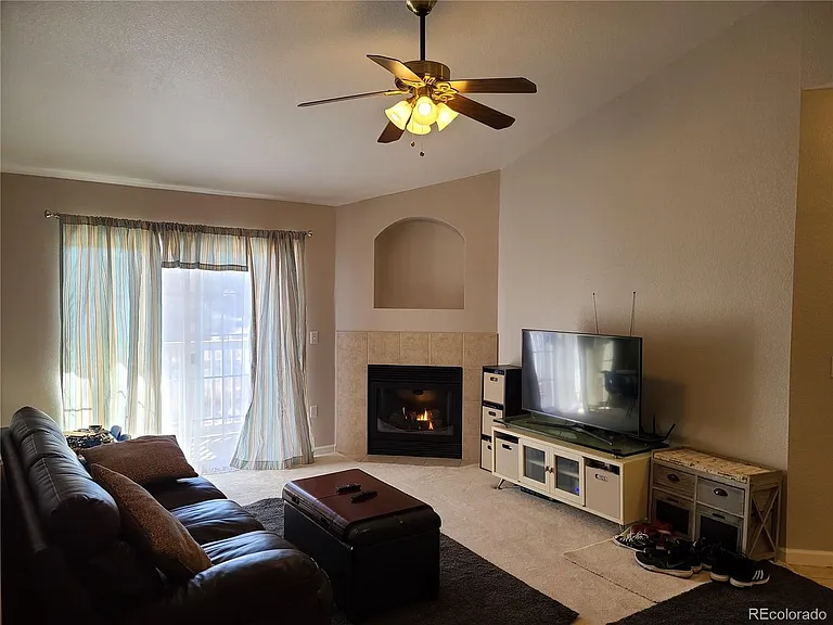 7440 S Blackhawk St #8303 — Photo 3
