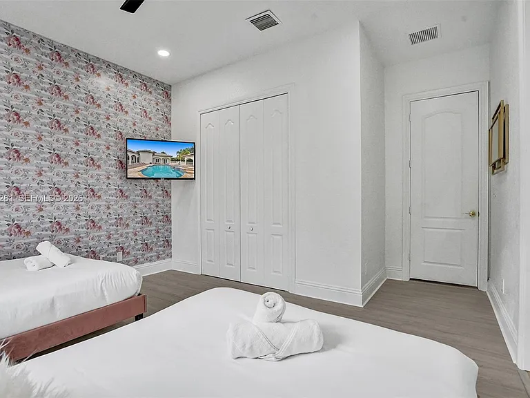 13751 Pine Meadow Ct — Photo 64