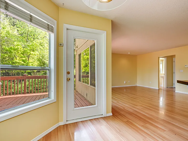 725 Ash St — Photo 27