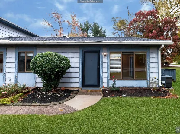 30 Birchwood Ct, Paulsboro, NJ 08066