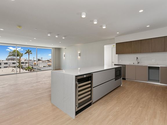 2nd image of 11837 Mayfield Ave #306