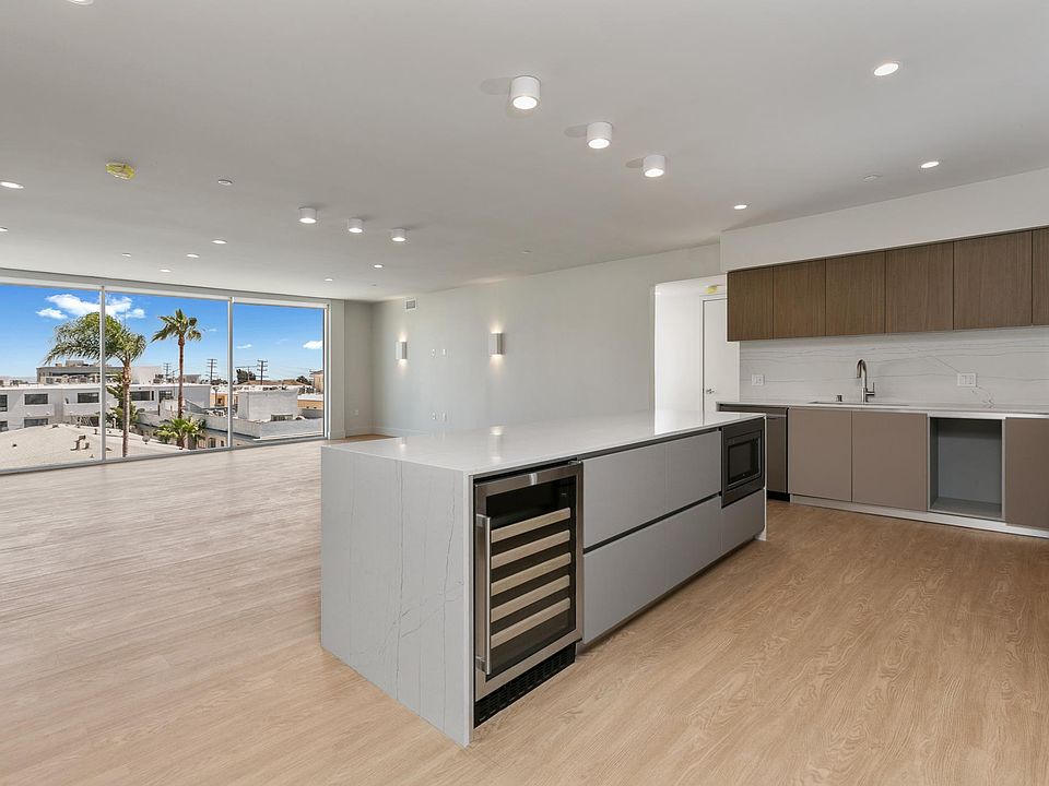 1st image of 11837 Mayfield Ave #406