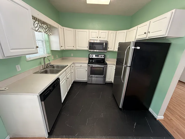 5866 Regency Dr — Photo 6