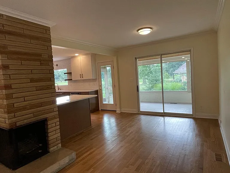 1533 Cambridge Rd — Photo 6