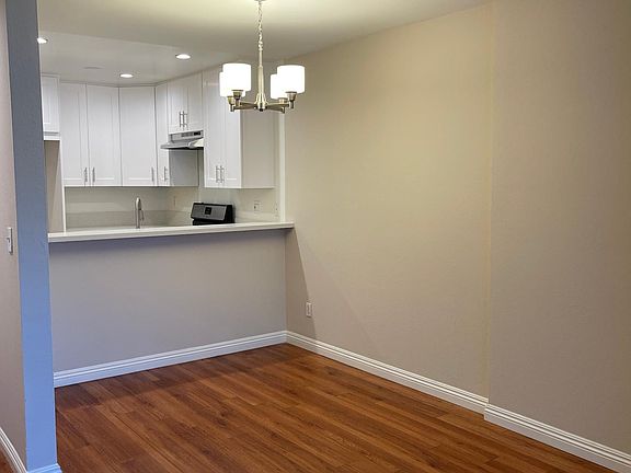 5th image of 615 W Milford St #112