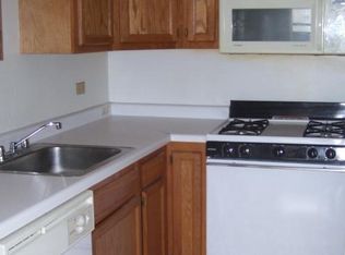 832 W Buena Ave, Chicago, IL 60613