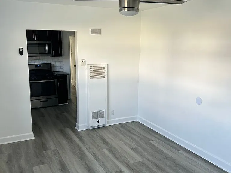 Evans Apartments — Photo 62