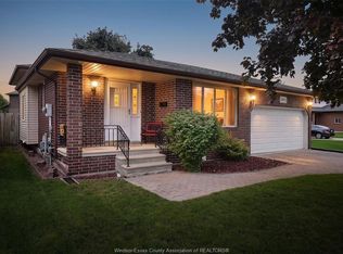 12075 Saint Thomas Cres, Tecumseh, ON N8N3V6