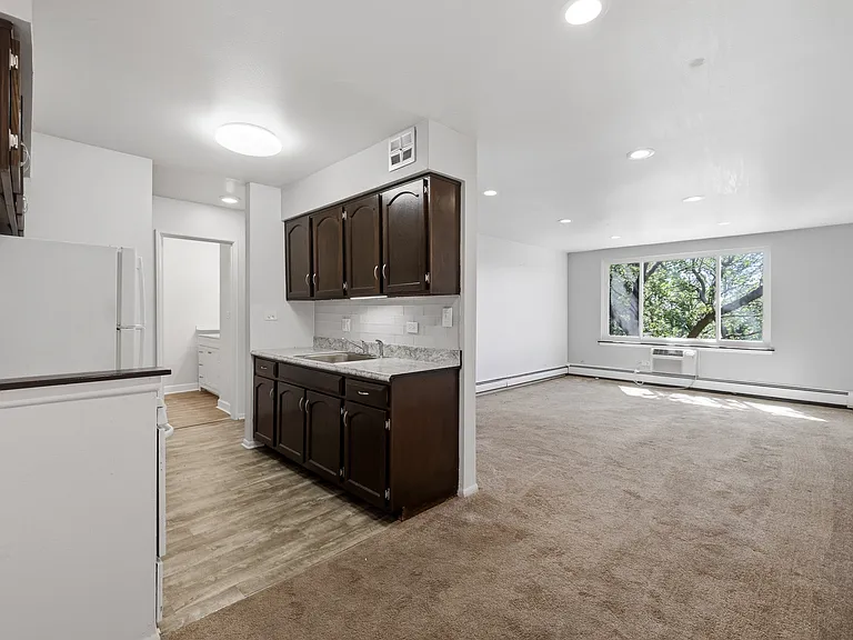 1475 Rebecca Dr — Photo 6