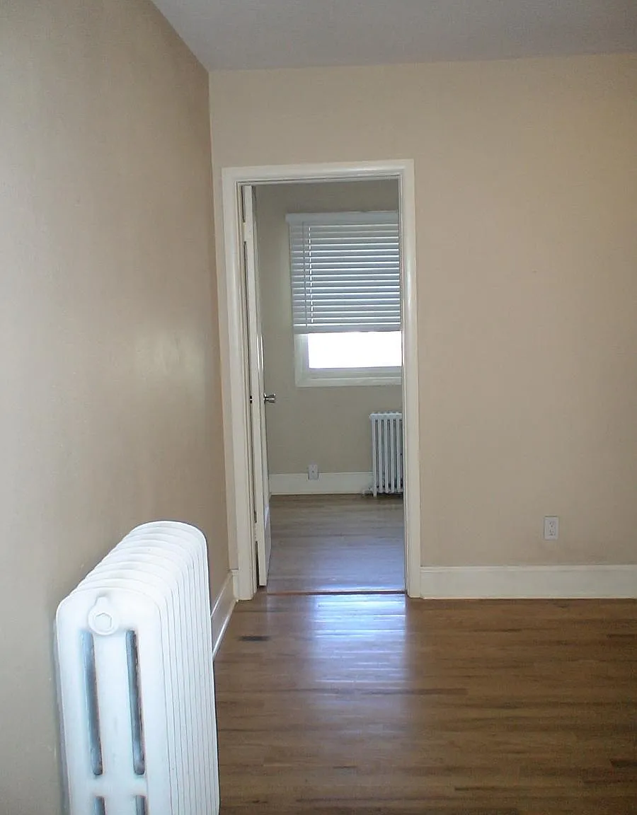 1 bed, 319 sqft, $875 — Photo 3